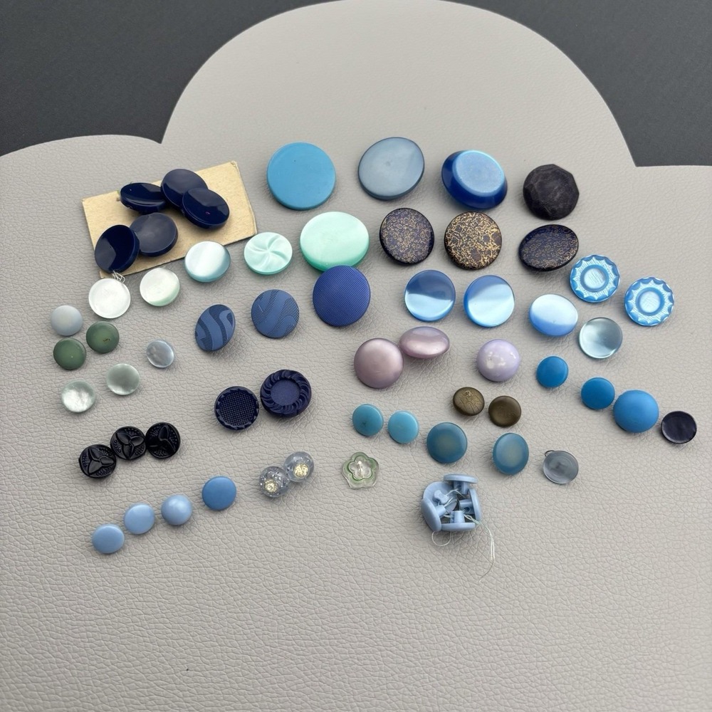 Vintage Blue Button Lot 1940s–1970s Glass & Lucite Mix Navy Aqua‎ Lavender Set
